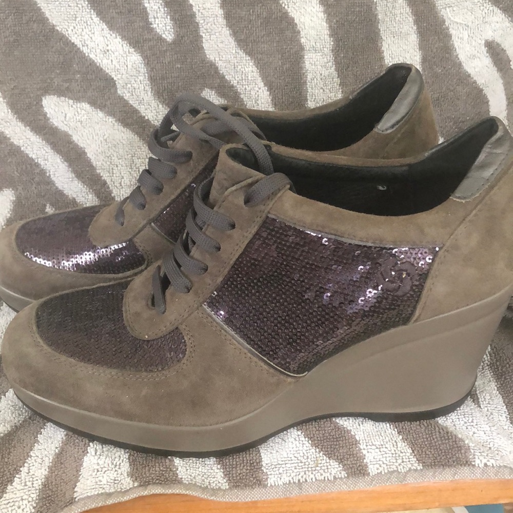 Samsonite size 39 (US 9) shoes